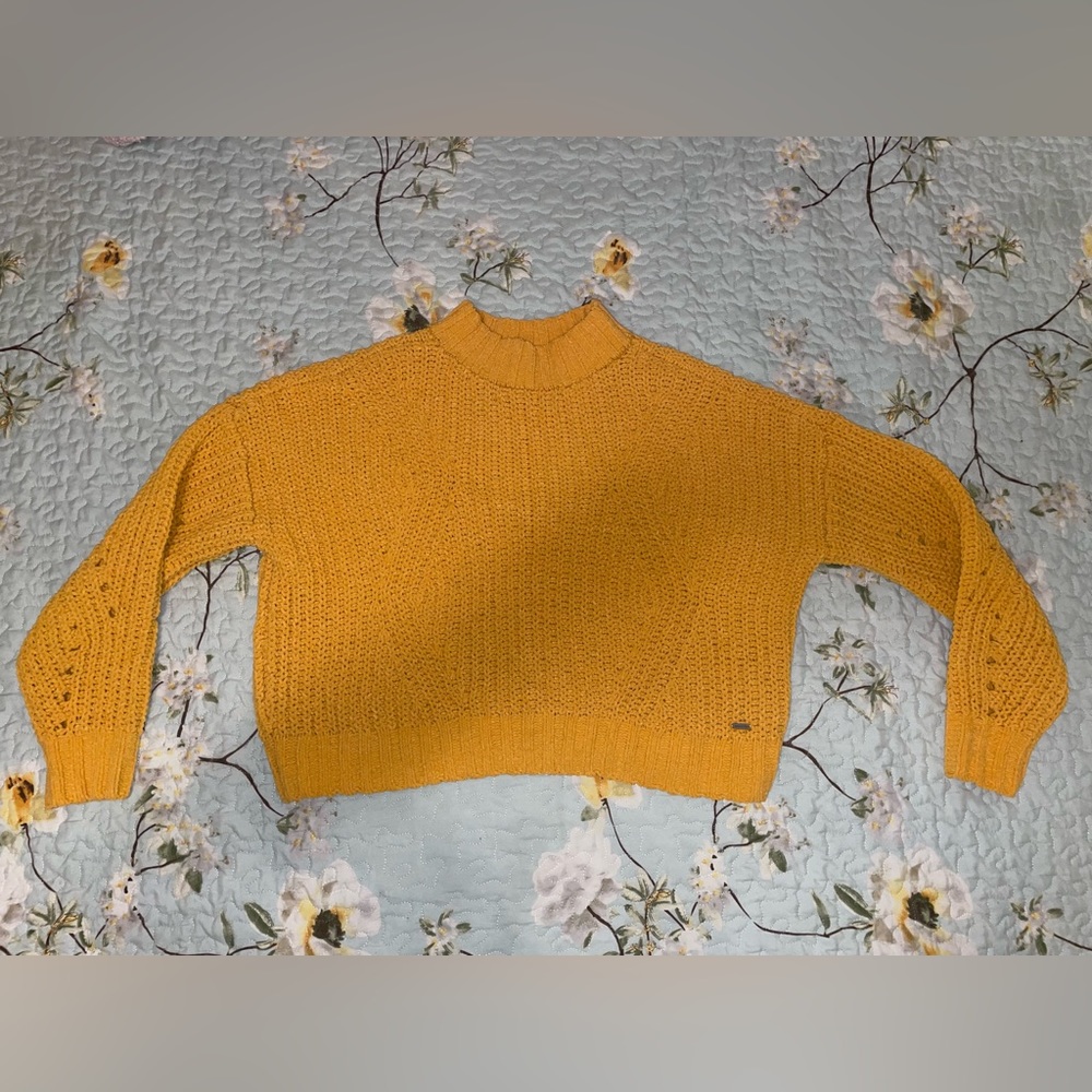Hollister Mock Turtleneck Chunky Chenille Crop Cozy Mustard Yellow Sweater
